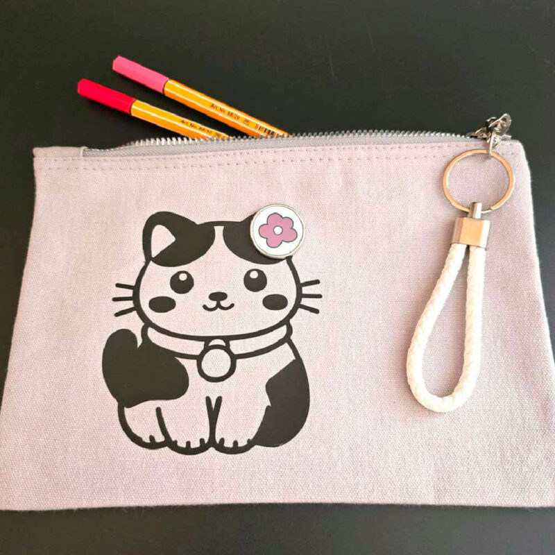 Pochette CHAT KAWAI + pin's personnalisable