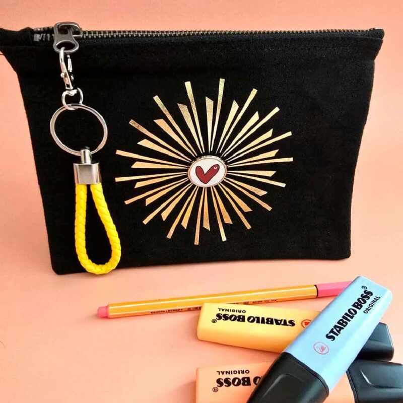 Pochette SOLEIL + pin's personnalisable